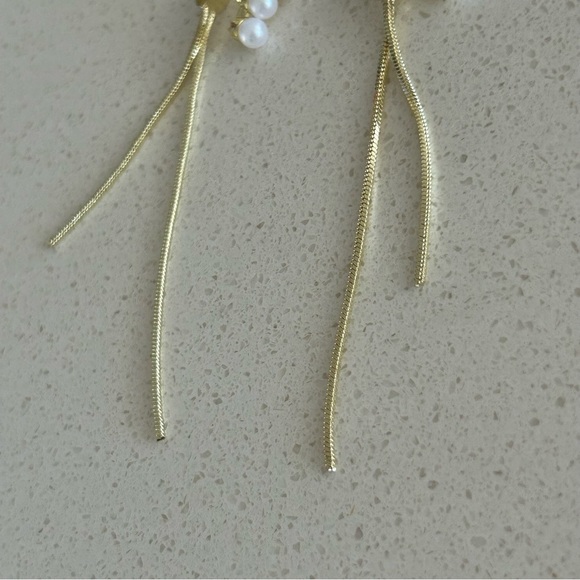 Front Back Pearl Dangling Earrings - Picture 6 of 13